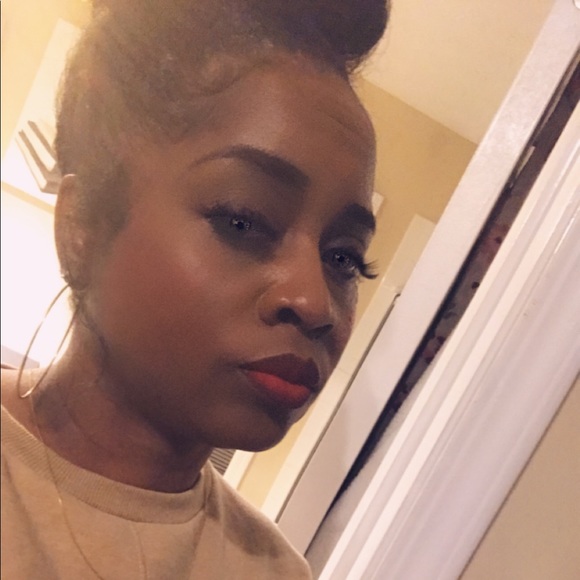 Meet your Posher, Latorrea - Picture 1 of 1